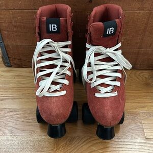 Intentionally Blank Suede Rollerskates 39